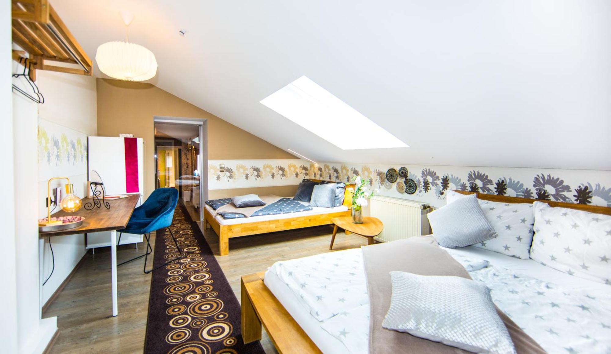 Bookeinfach Bad Ems - Private - Sauna Jacuzzi Whirlpool Swimmingpool Alahna Sup Beachvolleyball Billiards Ping Pong Cinema Theater Music Disco Ball Bbq Und Parkplaetze Buitenkant foto