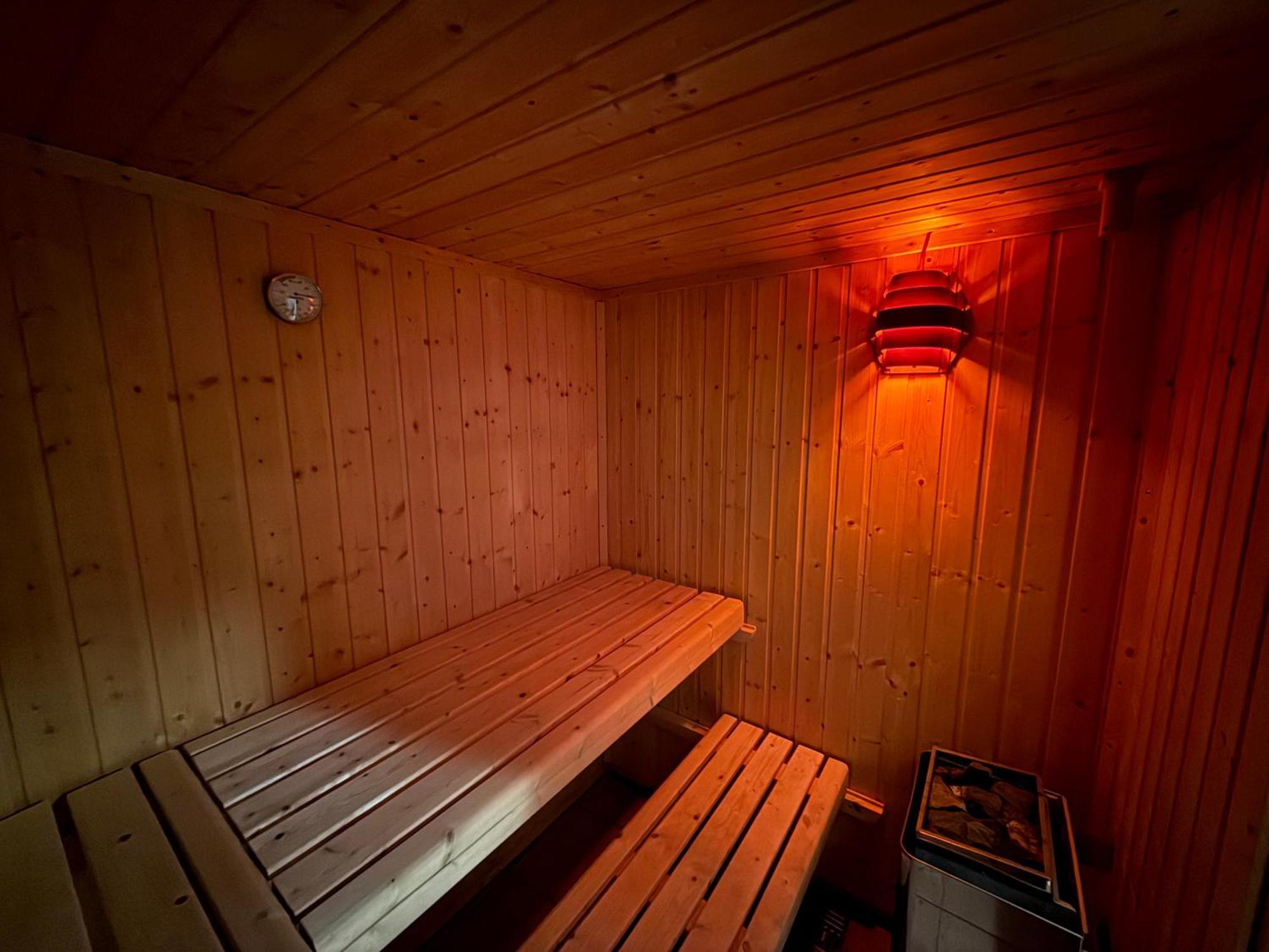 Bookeinfach Bad Ems - Private - Sauna Jacuzzi Whirlpool Swimmingpool Alahna Sup Beachvolleyball Billiards Ping Pong Cinema Theater Music Disco Ball Bbq Und Parkplaetze Buitenkant foto