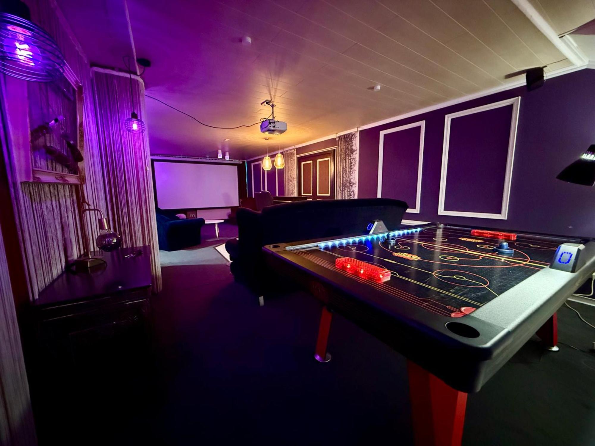 Bookeinfach Bad Ems - Private - Sauna Jacuzzi Whirlpool Swimmingpool Alahna Sup Beachvolleyball Billiards Ping Pong Cinema Theater Music Disco Ball Bbq Und Parkplaetze Buitenkant foto